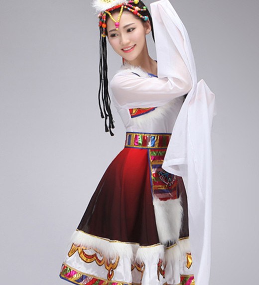 多彩藏族服裝 一道高原上飄來(lái)的彩虹